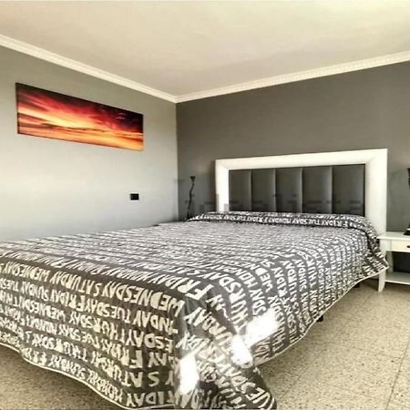 פלאייה דל אינגלז Traumhafte Wohnung Mit Panoramablick Und Pool מראה חיצוני תמונה